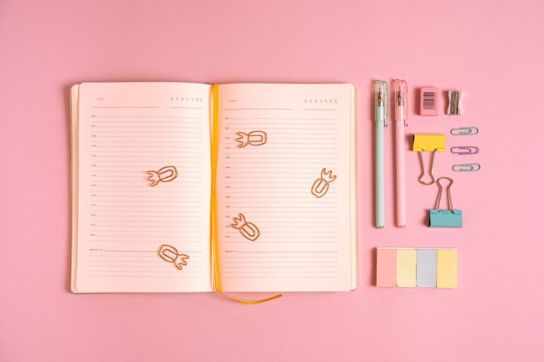 Beginner Guide to Journaling Every Day for a More Mindful Life